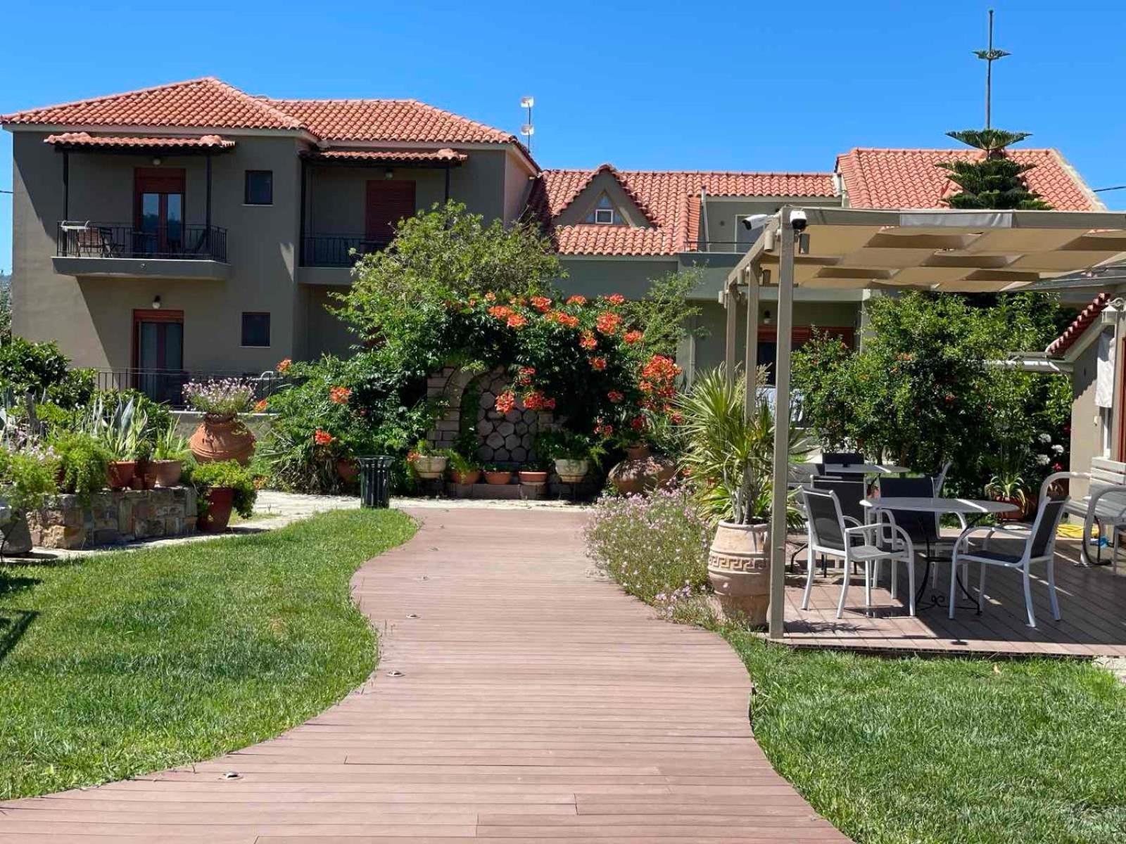 Ariadnes Holiday Accommodation Apidias Lakos Экстерьер фото